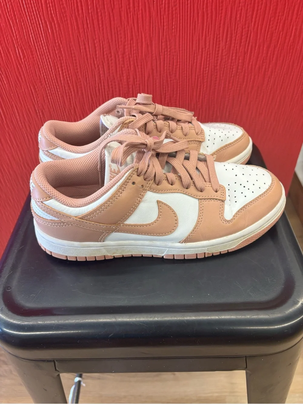 Nike Women's Low-Top Sneakers in White and Blush Pink
